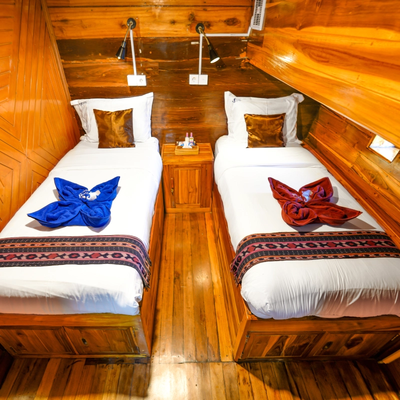Lady Denok — Premium Phinisi charter in Raja Ampat