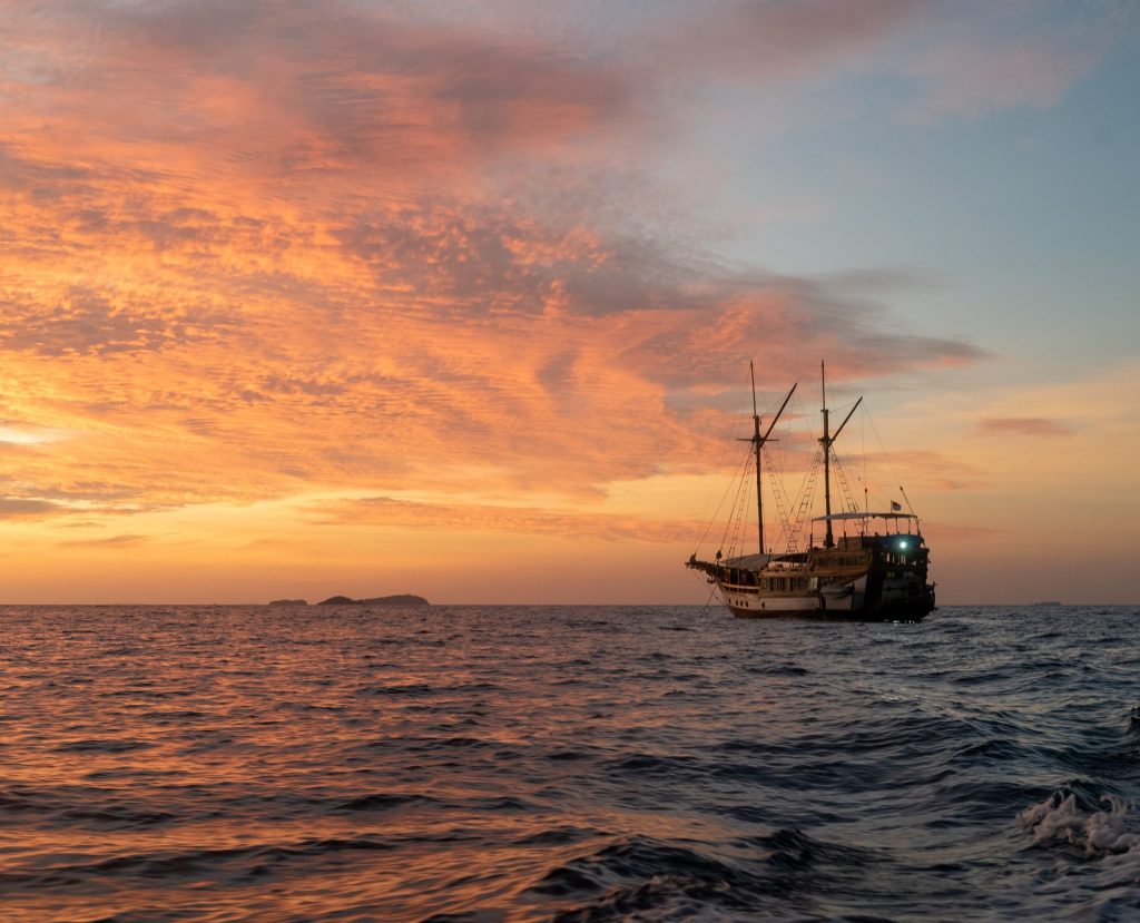 Wellenreng — Boutique Phinisi charter in Raja Ampat