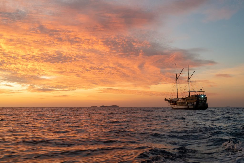 Wellenreng — Boutique Phinisi charter in Raja Ampat