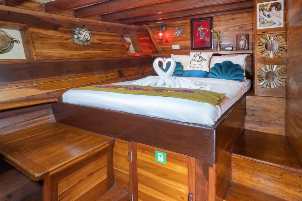 Supraba — Luxury Phinisi charter in Raja Ampat