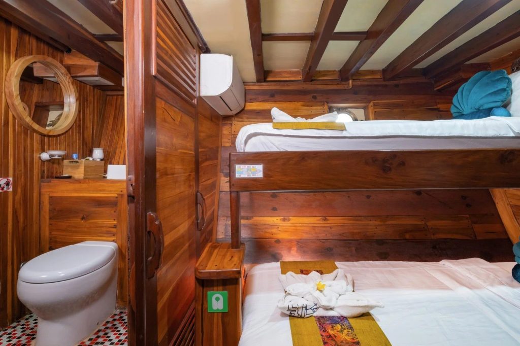 Supraba — Luxury Phinisi charter in Raja Ampat