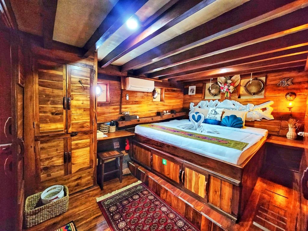 Supraba — Luxury Phinisi charter in Raja Ampat