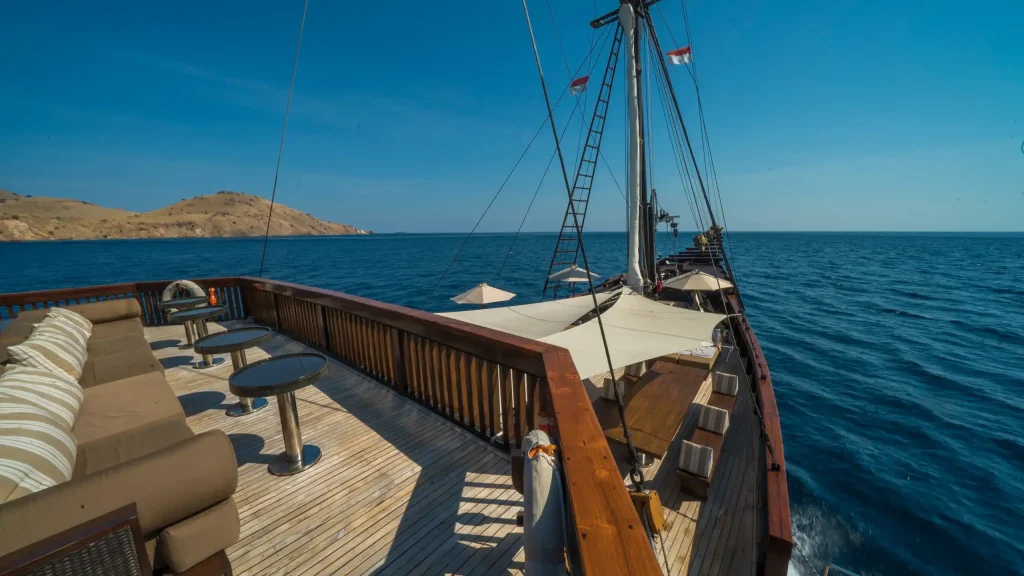 Alila Purnama — charter yacht in Raja Ampat
