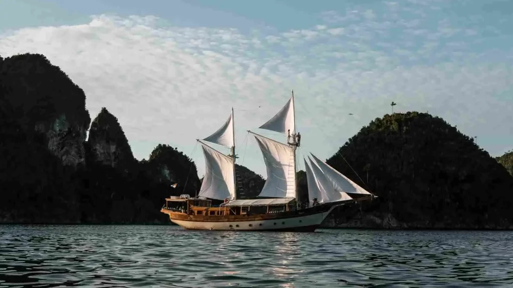 Anne Bonny — charter yacht in Raja Ampat