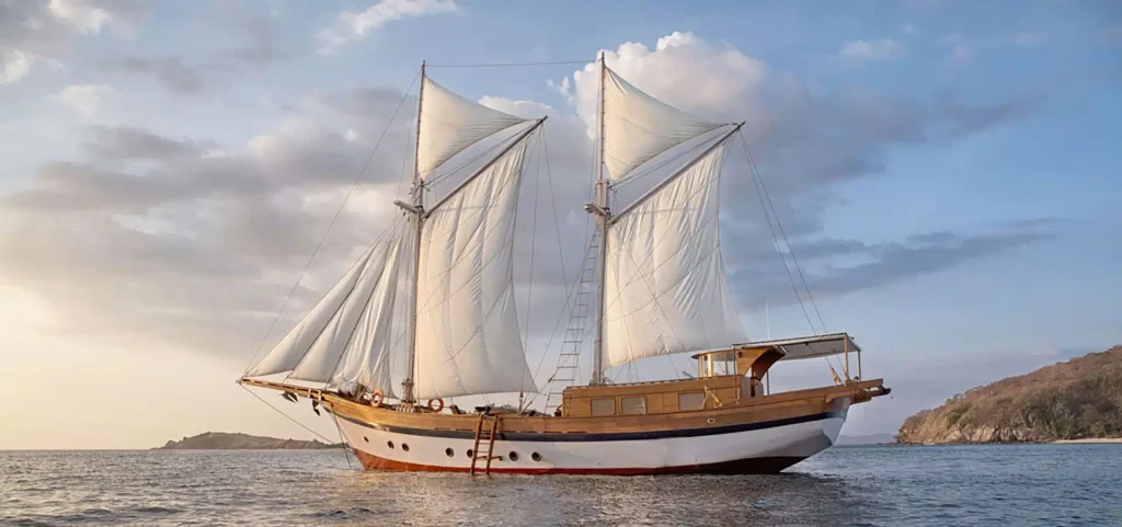 Anne Bonny — charter yacht in Raja Ampat