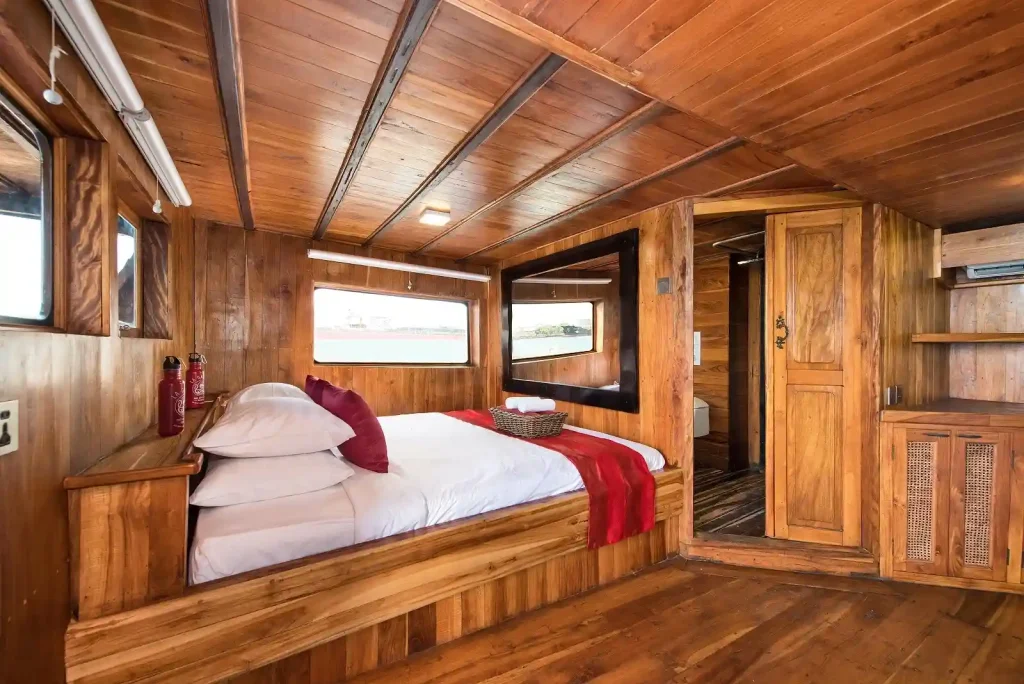 La Galigo — charter yacht in Raja Ampat