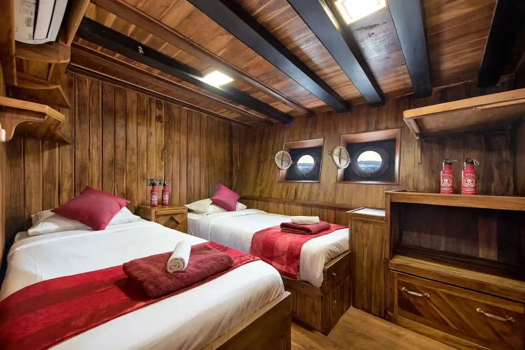 La Galigo — charter yacht in Raja Ampat