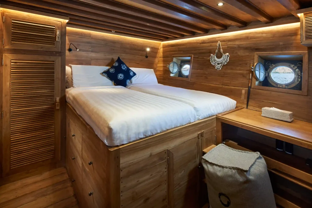 The Oracle — charter yacht in Raja Ampat