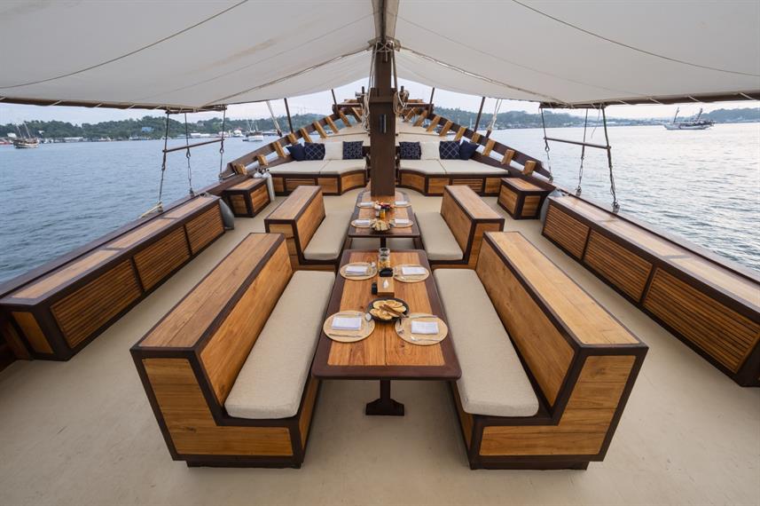 Majik — charter yacht in Raja Ampat