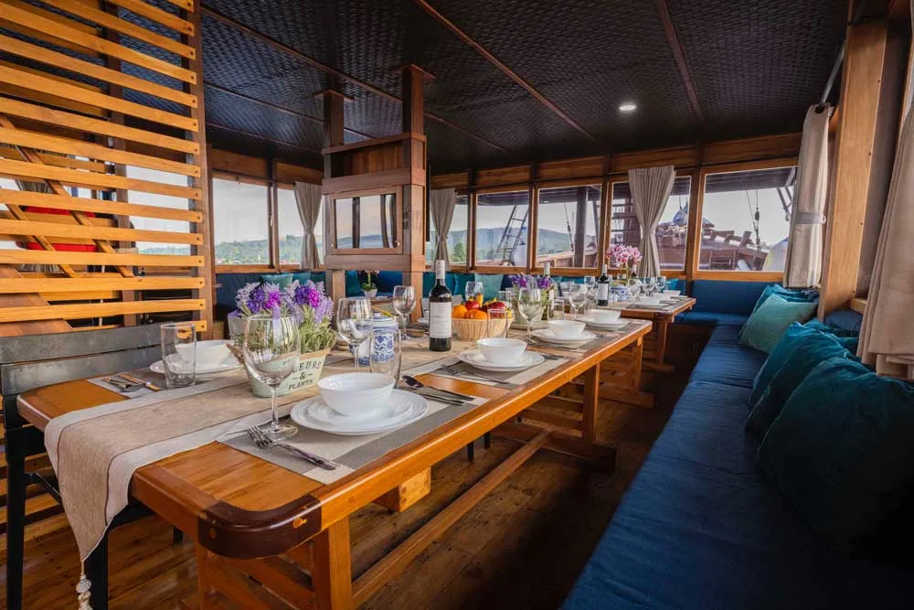 Neptune One — charter yacht in Raja Ampat