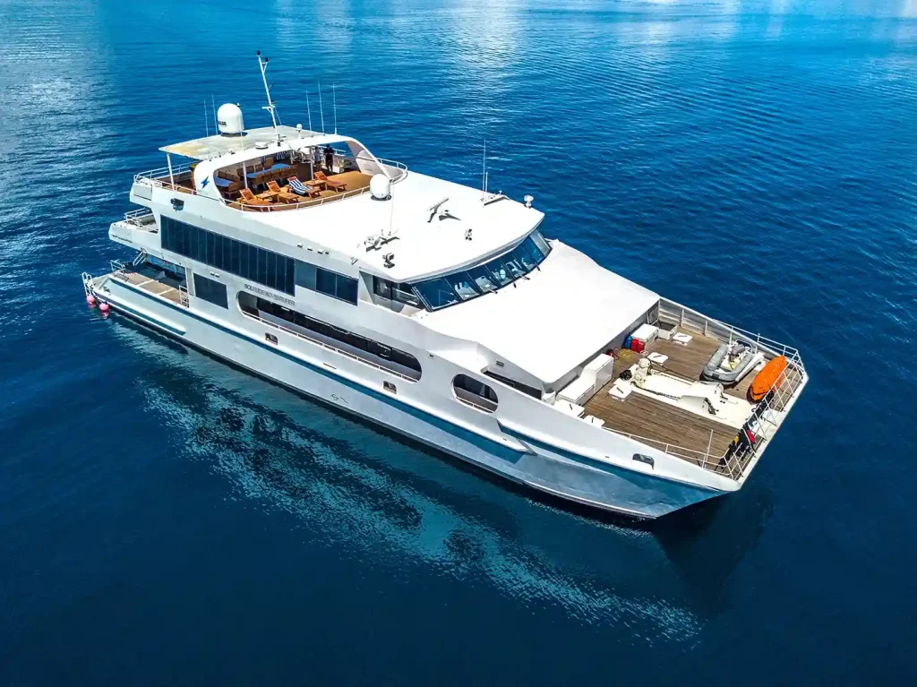Solitude Adventurer — charter yacht in Raja Ampat