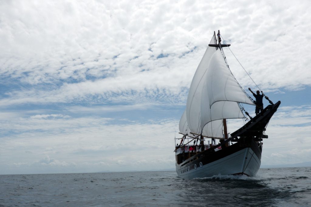 Akomo Isseki — Smart Dive Phinisi charter in Raja Ampat