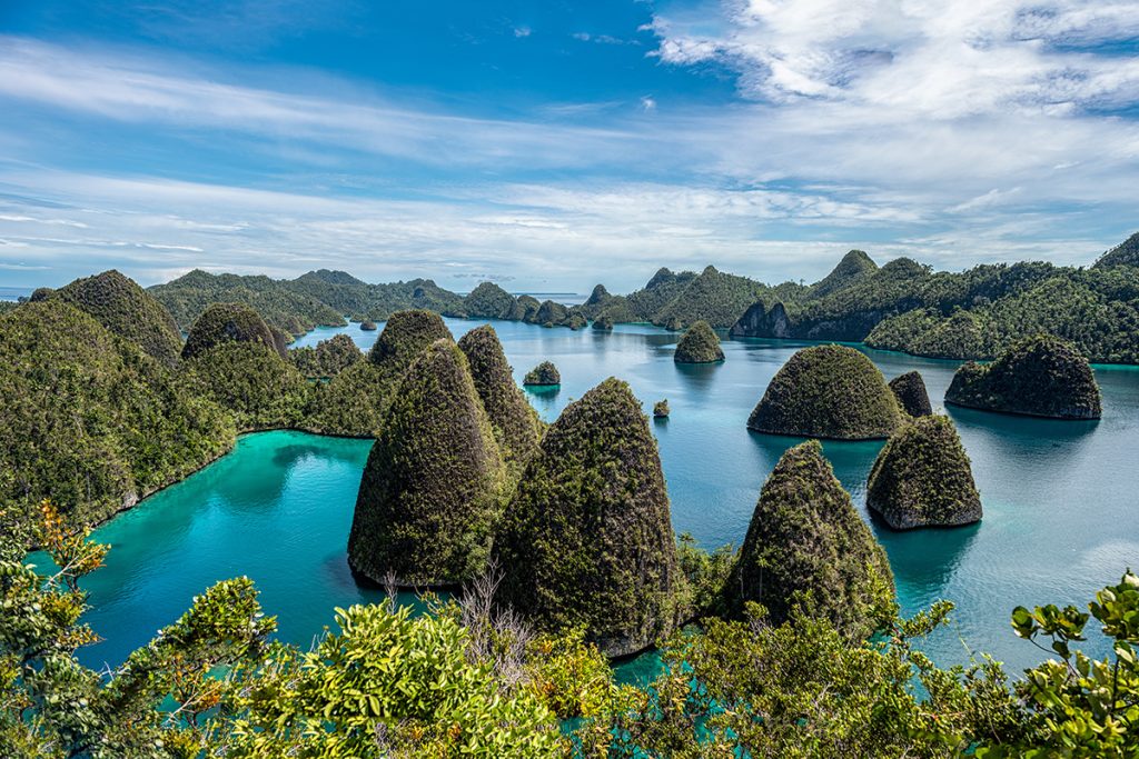 Malaillo — Premium Phinisi charter in Raja Ampat