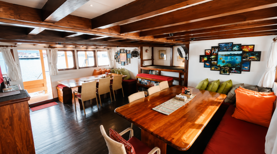 Seven Seas — Luxury Buginese Schooner charter in Raja Ampat