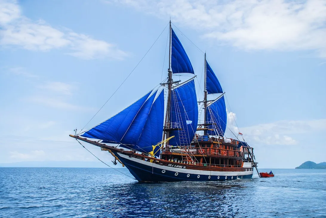 Sea Safari VI — Smart Dive Phinisi in Raja Ampat