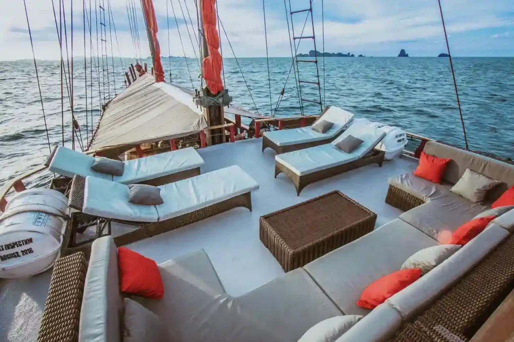 Calico Jack — charter yacht in Raja Ampat