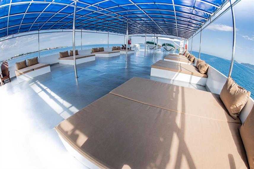 White Manta — charter yacht in Raja Ampat