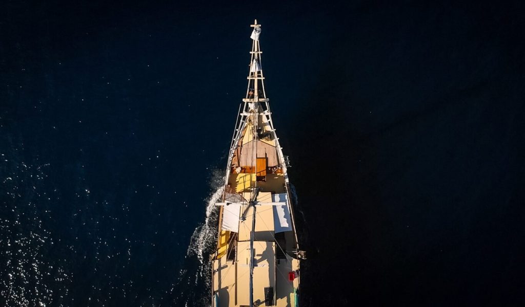 Teman — Premium Phinisi charter in Raja Ampat