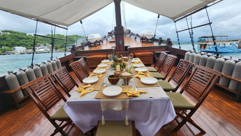 Supraba — Luxury Phinisi charter in Raja Ampat