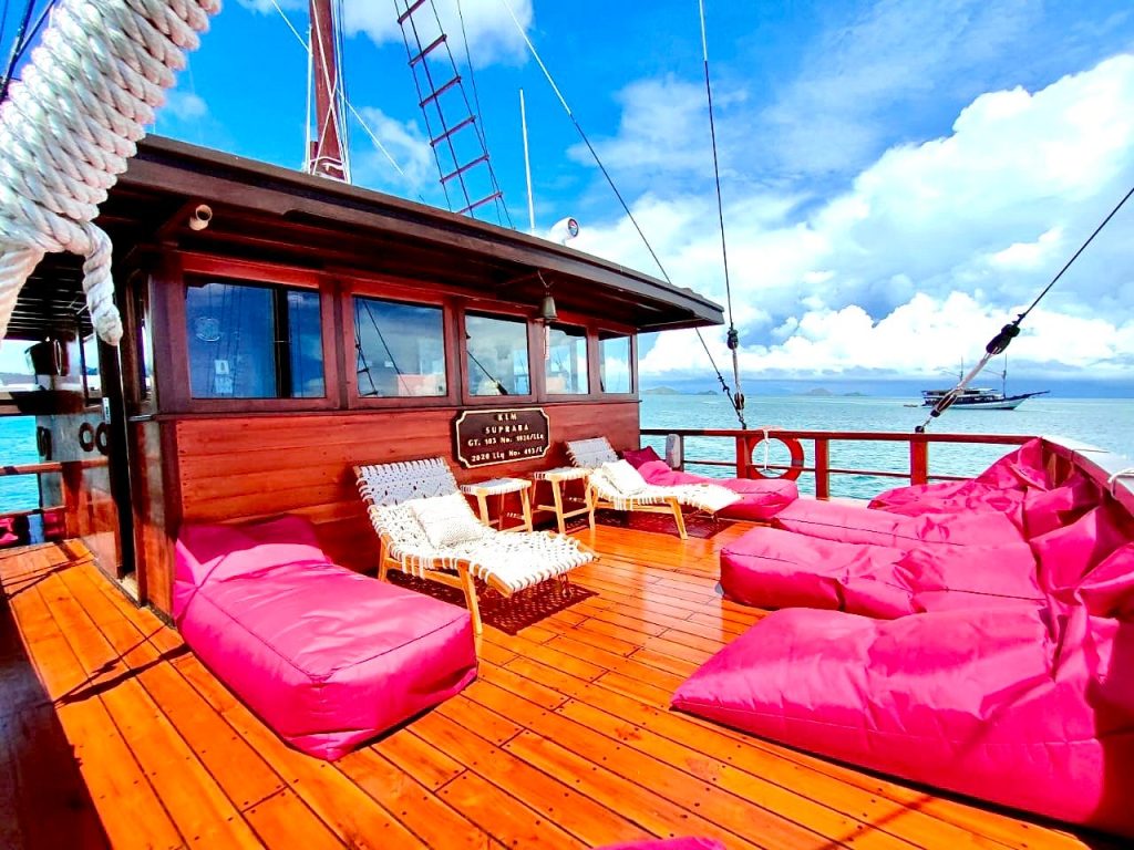 Supraba — Luxury Phinisi charter in Raja Ampat